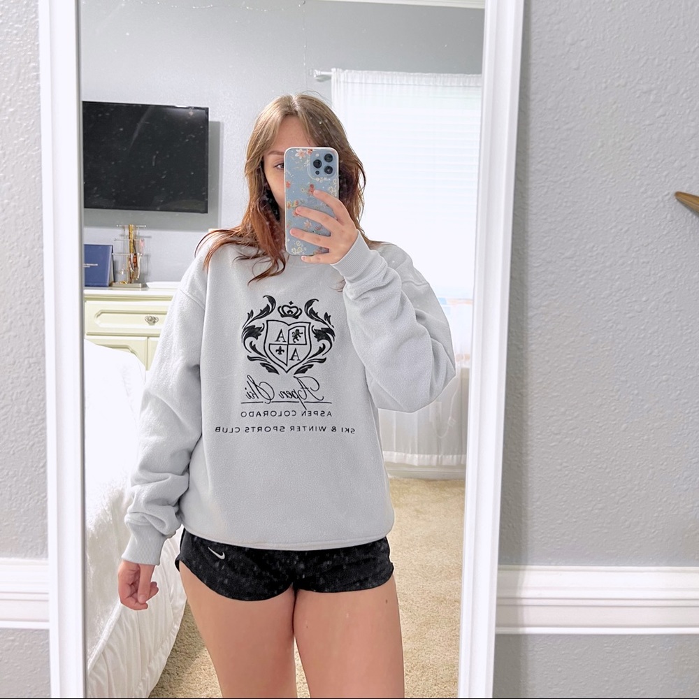 forever 21 light blue crew neck